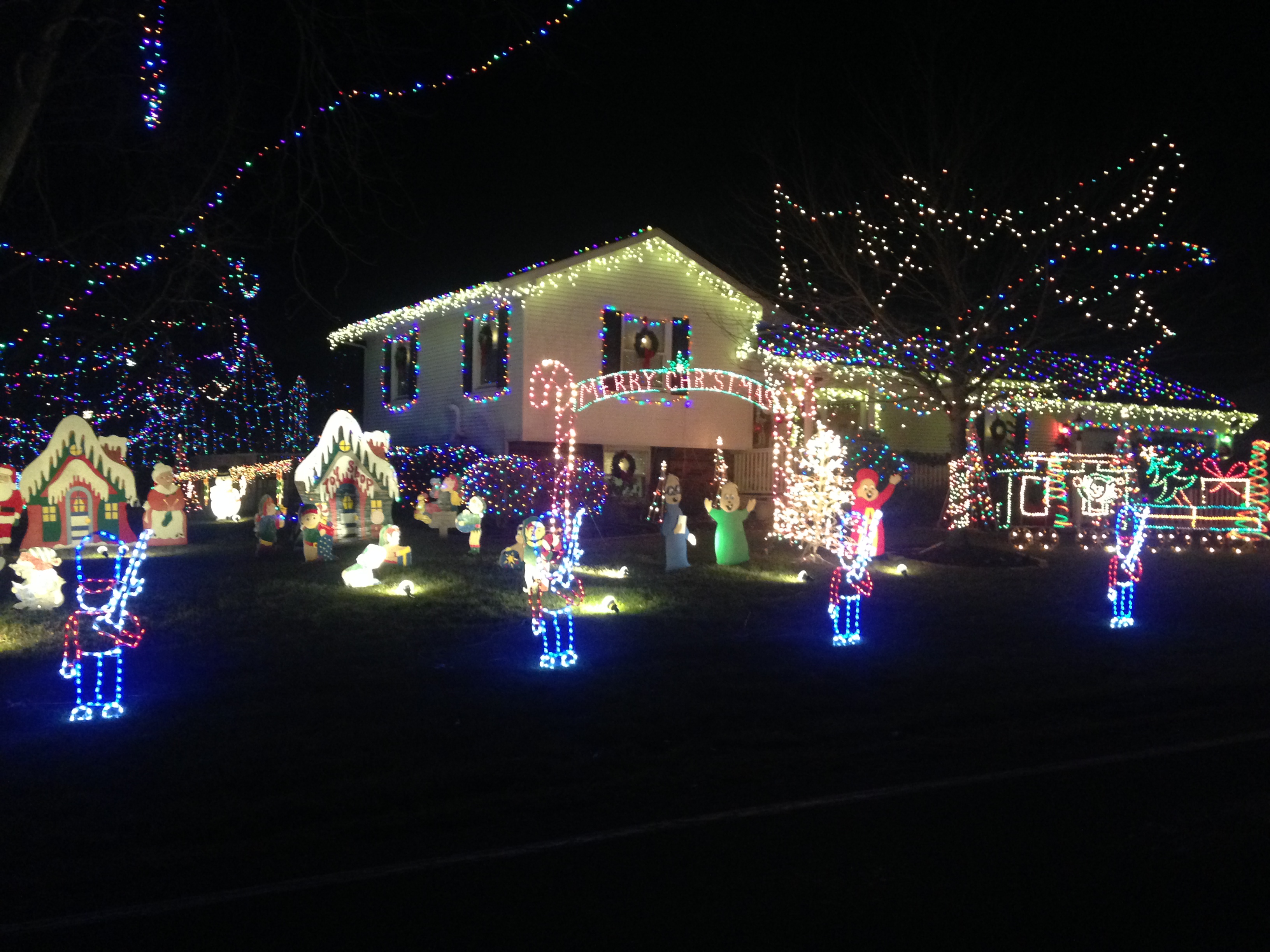 Griswolds Christmas Light Display A Local Family Favorite for Griswold House Lighting