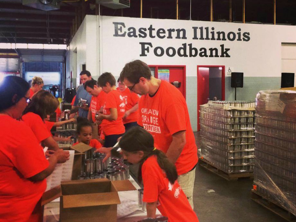 Champaign-Urbana Family Volunteering: Food Sorting at Eastern Illinois Foodbank ...1200 x 900